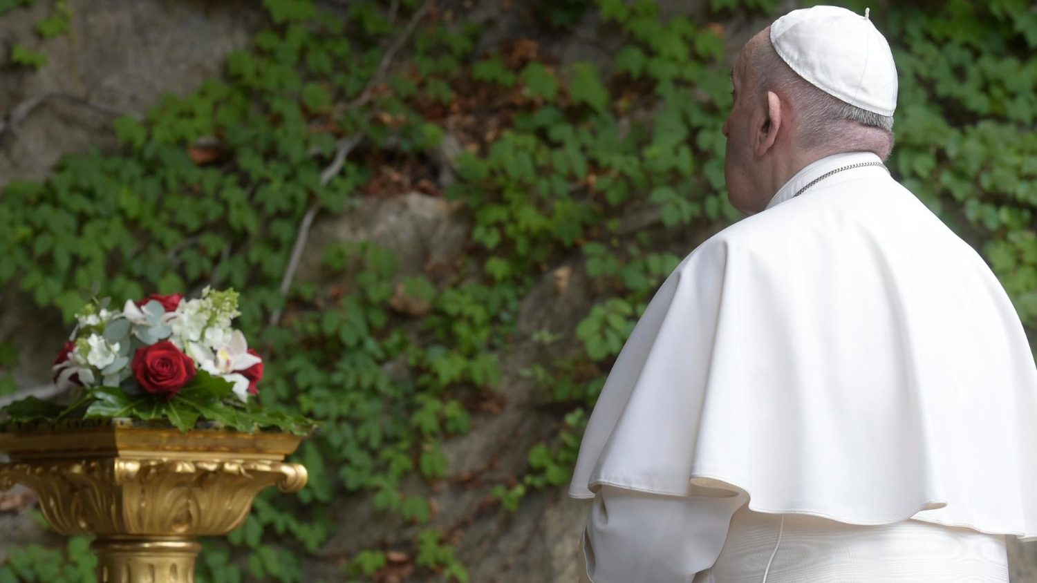 pope rosary mary